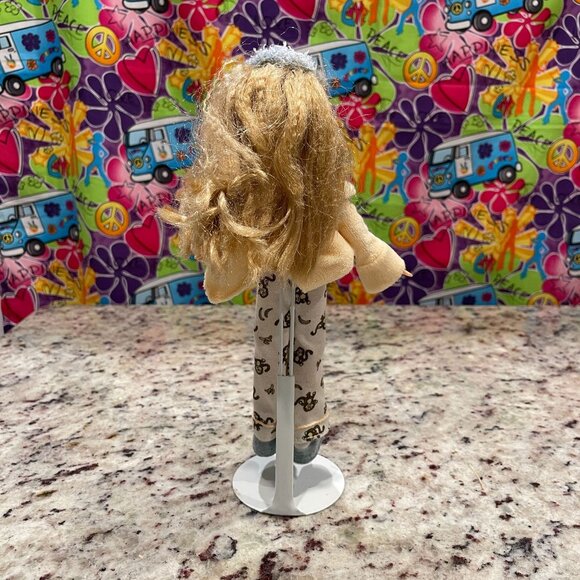 MGA Bratz Slumber Party Cloe Doll in Meygan PJ's  Lot 15 - Picture 6 of 6